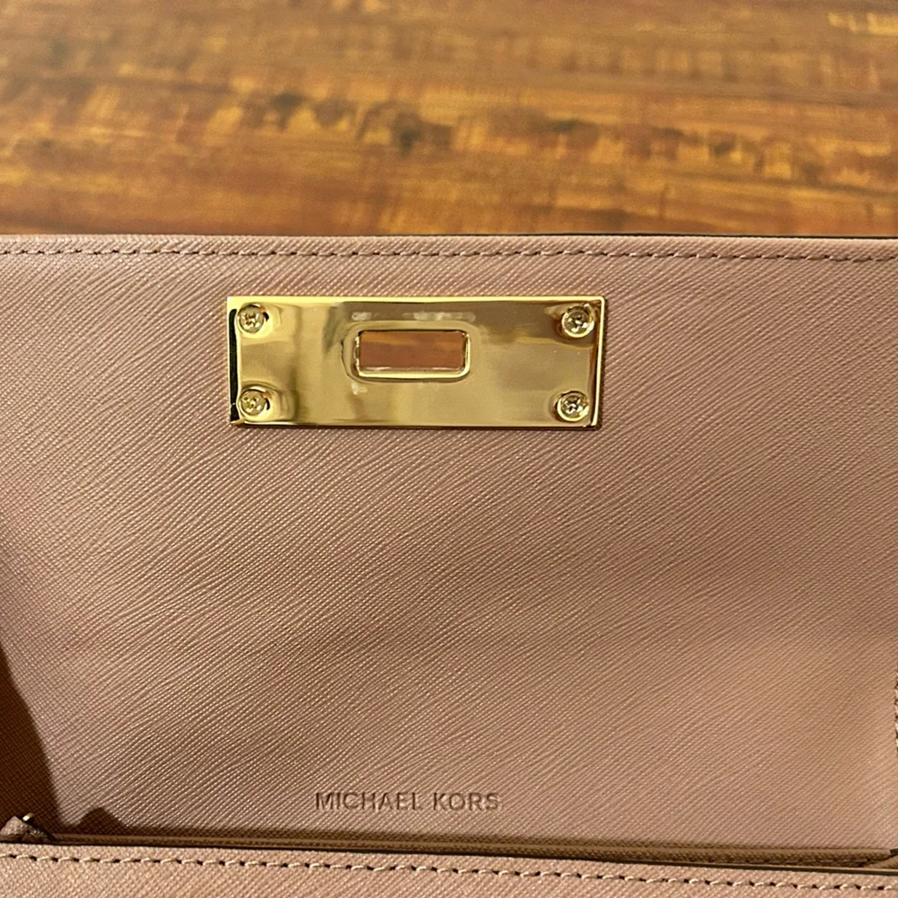 Michael Kors Callie Dusty Rose Wallet(Like New) - Picture 6 of 11